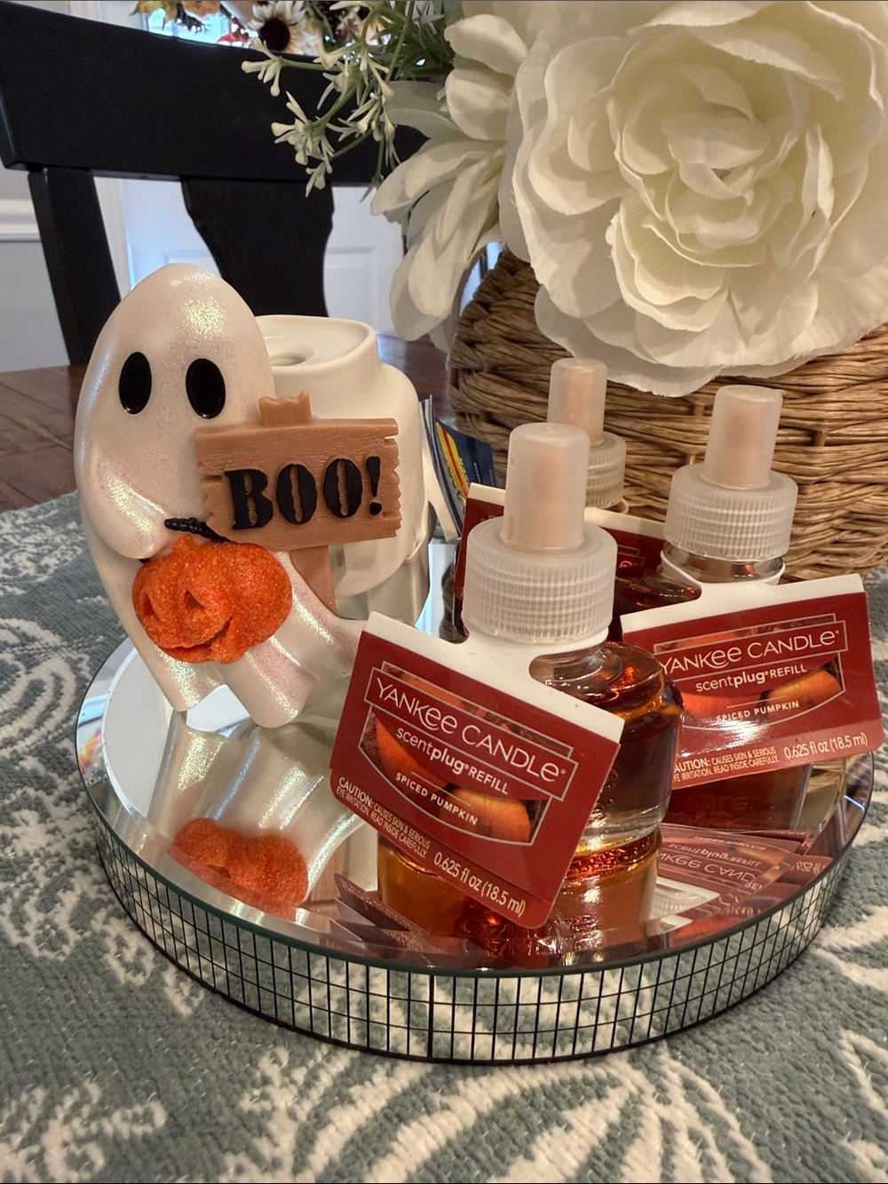 Yankee Candle Scent Plug & 3 Spiced Pumpkin ScentPlug Refills - 4 piece set